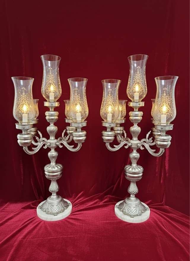 Pareja de candelabros cinco luces con tulipas (50 cm)