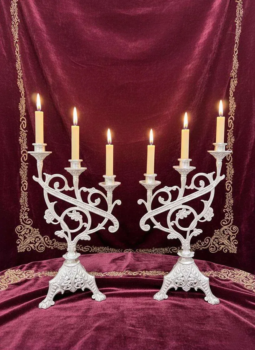 Pareja de candelabros procesionales escalonados